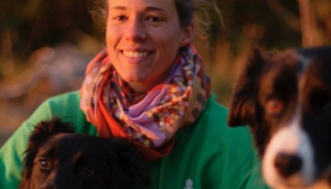 Laetitia Gonnon - équipe AoA éducation canine et formation - Formation professionnelle en éducation canine, éducation canine pour particuliers, garderie pour chiens.